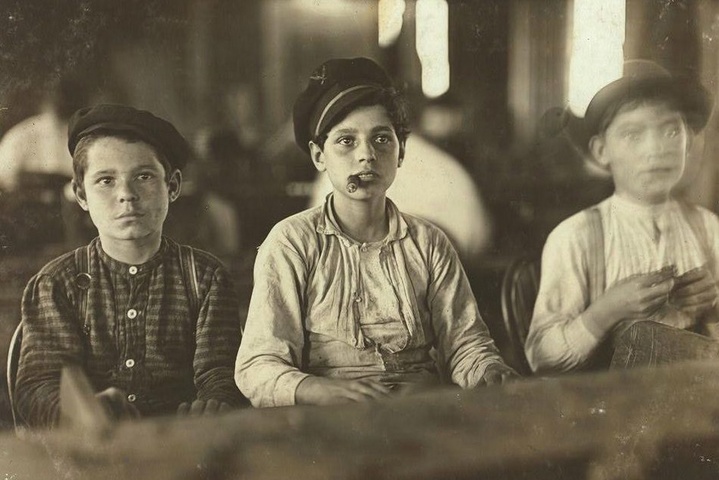 Фабрики, заводи та шахти. Важка дитяча праця в США на знімках 1900-х років