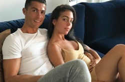 В сети появились фото беременной возлюбленной Криштиану Роналду