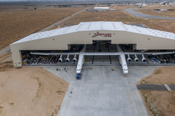 Розмах крила перевершує довжину футбольного поля. Як виглядає найбільший у світі літак