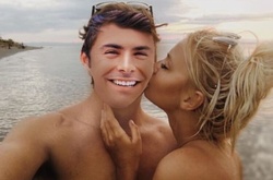 Девушка рассталась с парнем, но решила, что совместным снимкам из классных путешествий нельзя пропадать