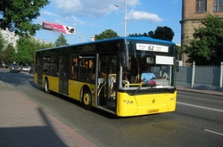 На Подолі у вихідні та святкові дні громадський транспорт працюватиме за особливим графіком