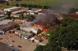 У Броварах згорів склад з м’якими іграшками