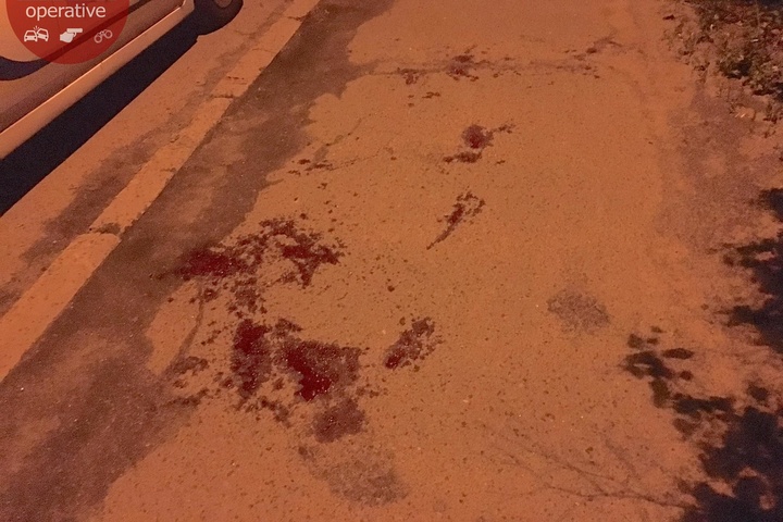 Вночі у Києві невідомий з ножем напав на чоловіка 