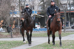 З Русанівської набережної у Києві прибрали кінну поліцію