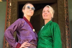 Жена одиозного украинского политика отдыхает в компании Ксении Собчак