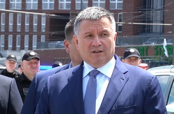 Аваков назвав Семенченка авантюристом і пообіцяв не допустити нову блокаду