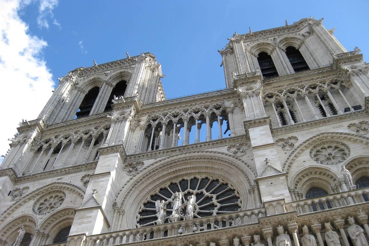 Напад біля собору Паризької богоматері визнано терактом
