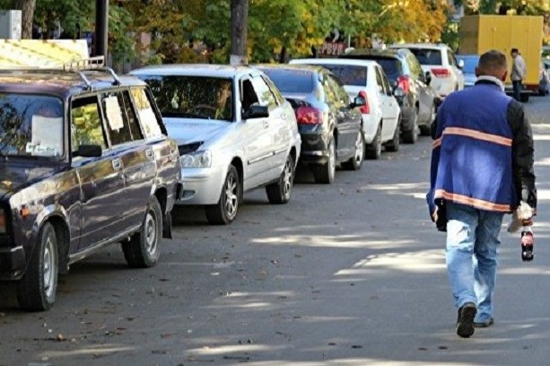 Гостинність по-російськи: припаркуватися в окупованій Ялті дорожче, ніж у Москві