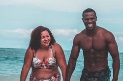 Блогерша plus-size удивила подписчиков фотографией своего мужа с кубиками пресса