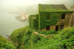 Во власти природы: в Китае покинутая рыбацкая деревня стала стала меккой для туристов