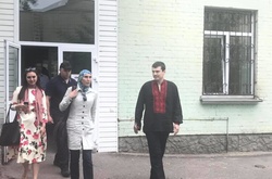 Адам Осмаєв виходить з лікарні