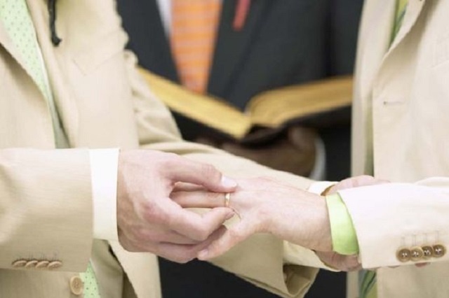 У Шотландії єпископальна церква дозволила одностатеві шлюби