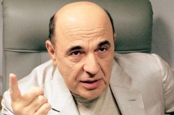Рабинович: Депутатам і членам їх сімей слід лікуватися в Україні, а не за кордоном