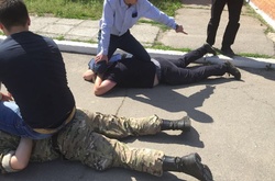 На Дніпропетровщині СБУ затримала на хабарі керівника виправної колонії