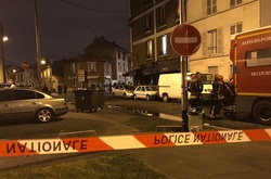 У Парижі невідомі закидали ресторан коктейлями Молотова