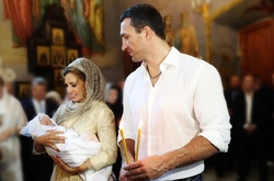 Кличко и Марченко крестили дочь Шуфрича