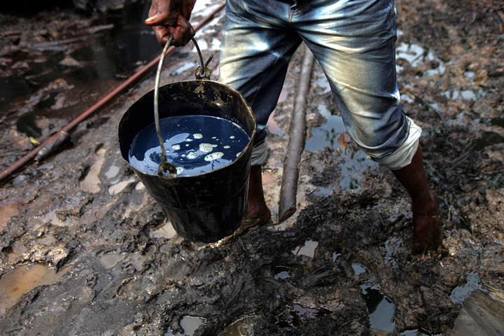 На Сумщині викрито масштабну крадіжку нафти: затримано чотирьох осіб
