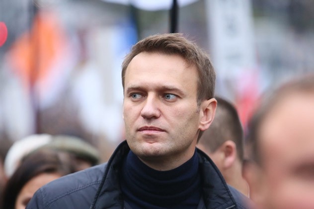 Силовики затримали Навального у під’їзді його будинку (фото)