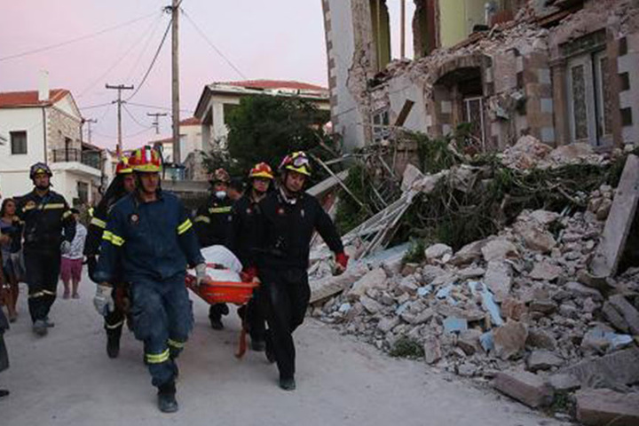 Внаслідок землетрусу на острові Лесбос загинула жінка