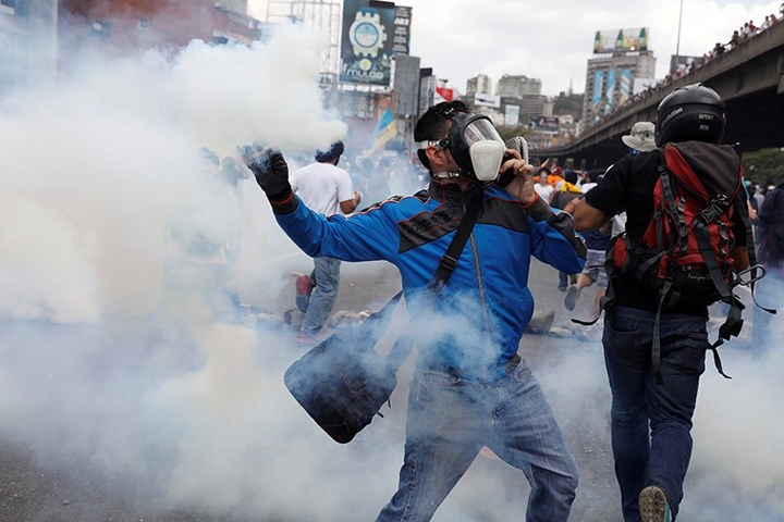 Протестувальники у Каракасі підпалили Верховний суд Венесуели