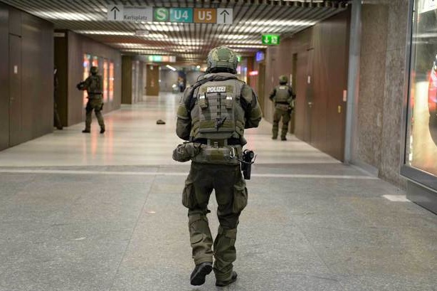 У Мюнхені сталася стрілянина: поранено кілька людей, поліцейська у важкому стані