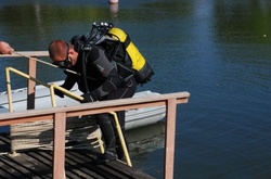 У Києві з водойми дістали труп