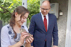 Одеський губернатор подарував сироті свій сільський будинок 