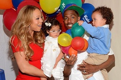 Мэрайя Кери опубликовала яркий снимок с детьми