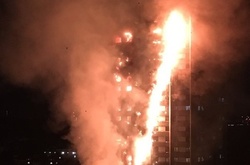 В Лондоні сталася масштабна пожежа в багатоповерхівці, мешканців евакуюють