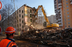 Знесення будинку в Москві