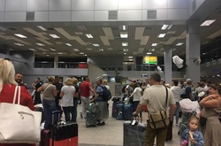 МАУ з липня братиме гроші за друк посадкового талона в аеропорту 