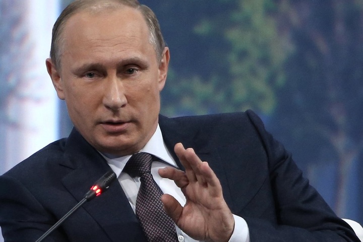 Путін переконує, що світ вводить санкції проти РФ не через вкрадений Крим