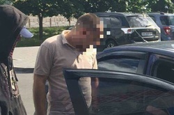 Столичні правоохоронці «кришували» групу кишенькових злодіїв