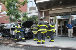 У Нью-Йорку автомобіль влетів у пішоходів: 10 постраждалих