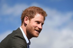 Ближе к народу: принц Гарри сам ходит за покупками на рынок