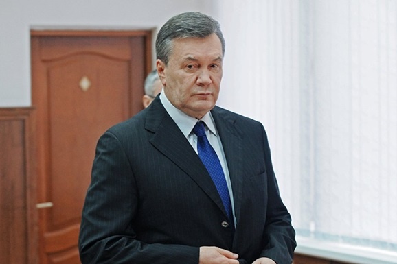 Адвокати просять суд «переселити» Януковича в Росію