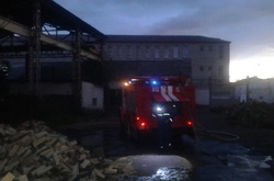 Робота рятувальників на території колонії