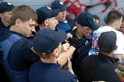 У Вишеньках під Києвом сталися сутички протестувальників з поліцією