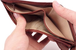 Населення бідніє, йому нема за що купувати валюту – Устенко