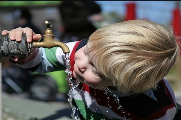 ООН: близько 750 тис. дітей на Донбасі можуть залишитися без чистої питної води