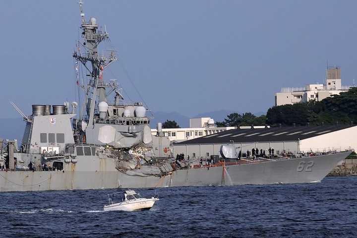 Тіла зниклих моряків есмінця США знайдені в затопленій частині корабля