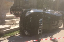 Машина, що перекинулася