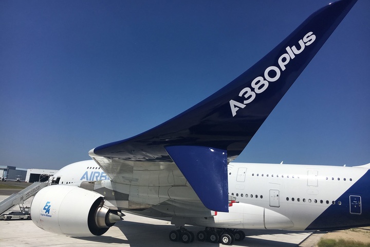 Airbus показала оновлений найбільший у світі пасажирський авіалайнер