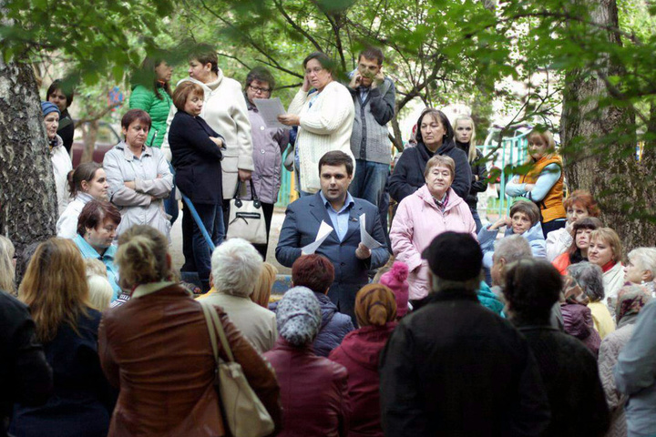 В Росії зобов’язали депутатів повідомляти владу про вуличні зустрічі з виборцями 