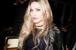 На все готова: Мадонна покидает Америку из-за молодого любовника