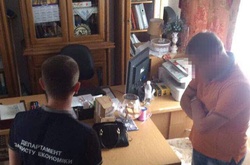 На Хмельниччині затримали чиновника облради на хабарі $50 тисяч