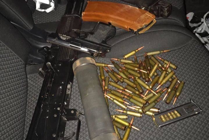 Правоохоронці затримали в столиці банду, яка продавала зброю з АТО