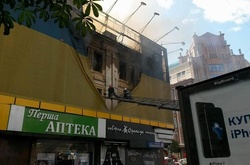  Рятувальники загасили пожежу на Хрещатику 