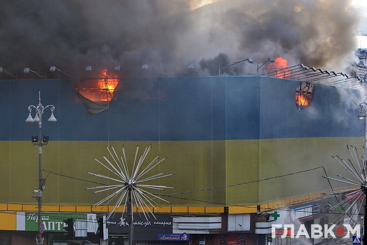 Поліція відкрила справу про підпал будівлі на Хрещатику