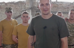 Зірки українського футболу зіграли матч з прикордонниками в передмісті Донецька